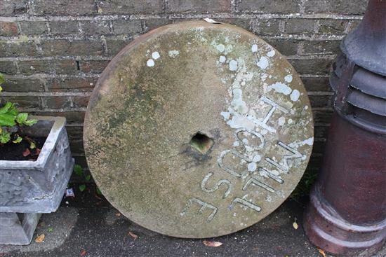 Mill stone(-)